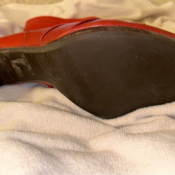 Miz Mooz Vintage red leather booties with 3” heel - Picture 5 of 10